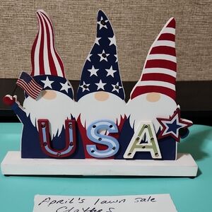 Patriotic Gnome Table USA Decor